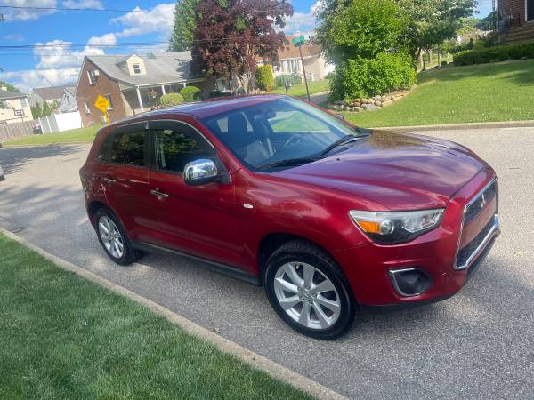 2014 mitsubishi outlander sport Es - $7,500 (Glen Cove)63654719403009121