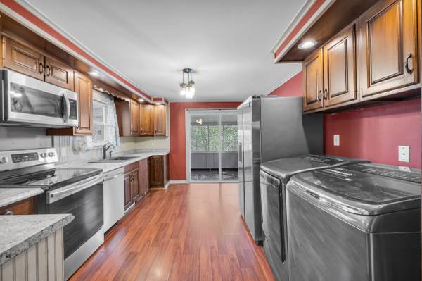 $1,200 / 2br - House with Fenced Yard & Parking! (Tamaqua)64010162539523120