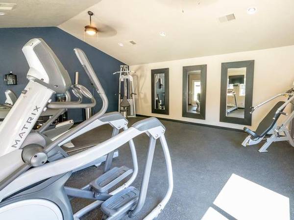 $1,650 / 1br - 730ft2 - Covered Parking, Balcony, Swimming Pool, Carpeting (Turlock, CA.)63970159666691122