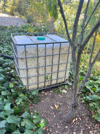 FREE - Bulk Container (IBC) tank 1