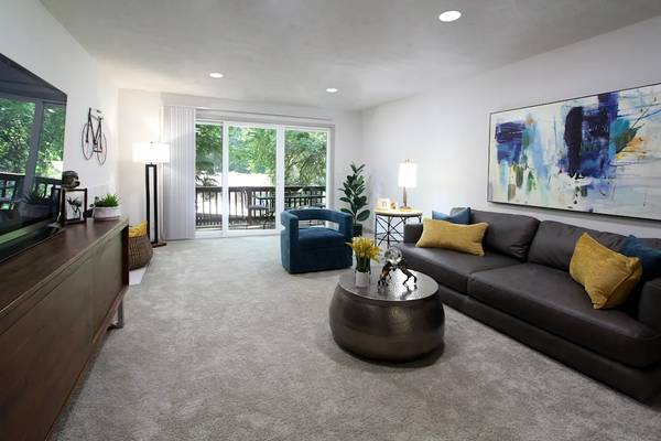 $1,815 / 3br - 1379ft2 - HUGE 3 Bedrooms Available at Latvian Village (Omaha)64020672787203122