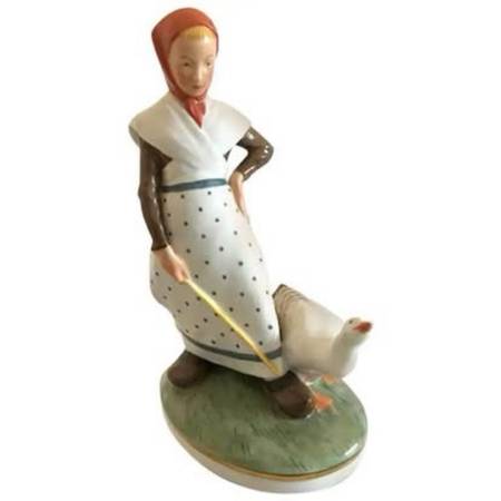 Royal Copenhagen #528 goose girl overglaze 1