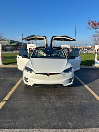 TESLA MODEL X (AWD) 1