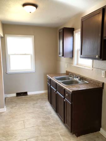 $1,295 / 3br - 3528 TYLER ST (GARY)64041646427650124
