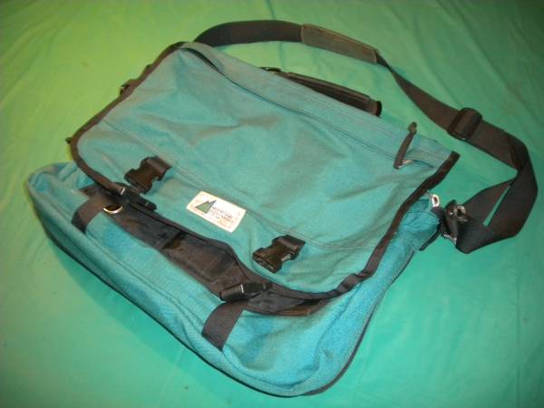 MEC Laptop computer carry Case 1