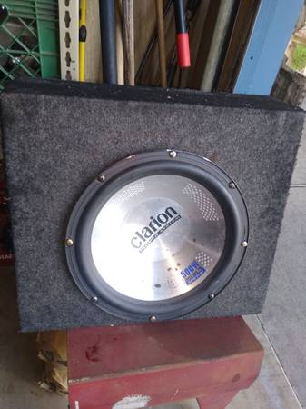 Clarion 12in sub in box - $50 (Redmond)62974824984707121