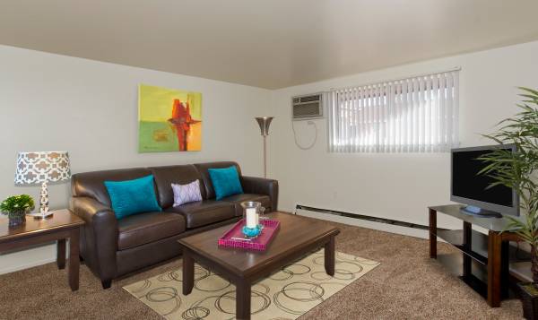 $895 / 1br - 650ft2 - citadel west (733 Tia Juana St. Colorado Springs, CO 80909)63686815158275121