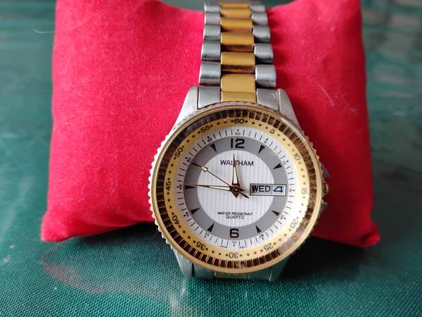 Mens Waltham watch, stainless steel back, water resistant 1