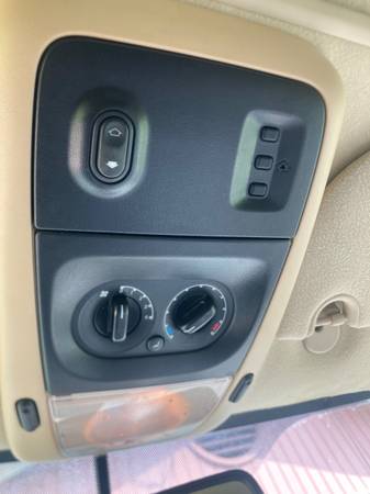 2006 Ford Explorer  Pocas millas  Aire acondicionado helado  Extra limpio - $3,488 (Tucker. Stone Mountain)63621168338435124