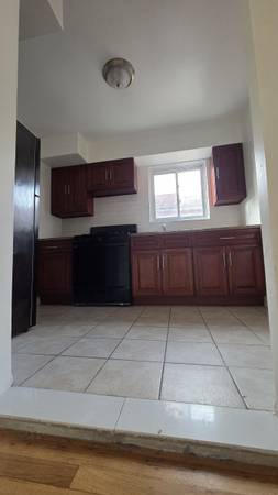 $2,950 / 3br - 📍 Flushing – Murray Hill | 3BR / 1BA – $2,950/mo (Flushing)63788481771009123