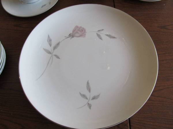 Mikasa Primrose Dinnerware Set - (90 pieces) 1