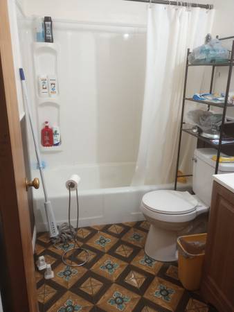 $160,000 / 1760ft2 - Welcome to Bunglehouse (Admiral and yale)63981977700226122