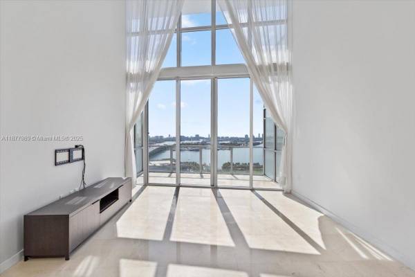 $5,400 / 1br - 1675ft2 - Majestic, Impressive, and Luxurious 2-Story 2bd! (Marquis- Downtown)64001846871171123