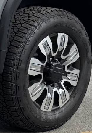 2025 GMC Denali 2500HD 20” Complete Set Wheels & Tires 1