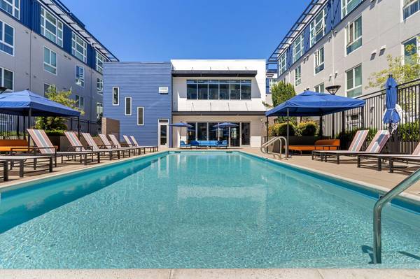 $3,515 / 2br - 955ft2 - ROOFTOP PATIO | WASHER/DRYER | CENTRAL AC/HEAT | GAS STOVE | DOMAIN (san jose north)64049799652866121
