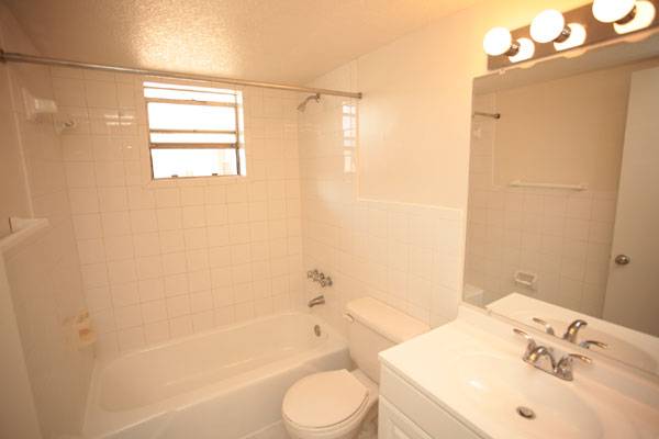 $1,865 / 2br - 986ft2 - Beautiful Apartments in the heart of Hollywood (Hollywood)64051005862146120