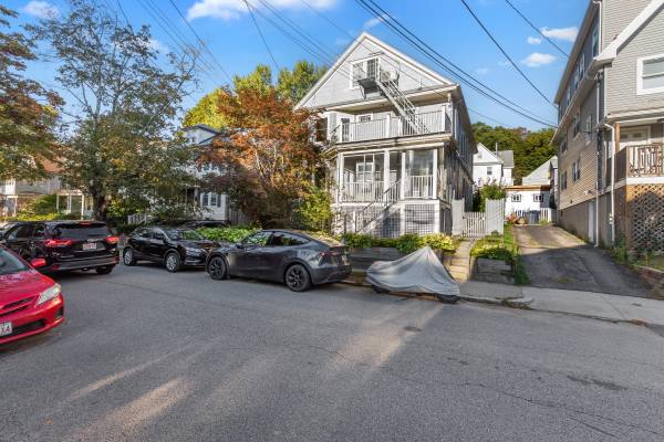 $1,600 / 2br - 300ft2 - OPEN ROOM IN GREAT 2BEDS 2BA FURNISHED PLACE (BRIGHTON)64213549506691121