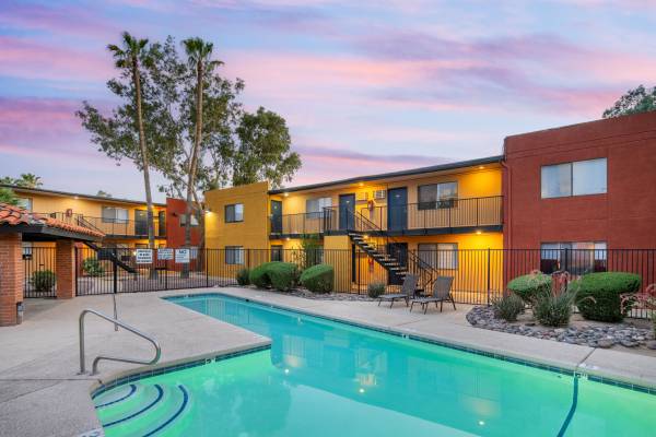 $969 / 2br - 750ft² - 💸🚨 Explosive deal! Live for FREE until September (Columbus Terrace 4255 E 29th Street, Tucson, AZ)63173435058561122