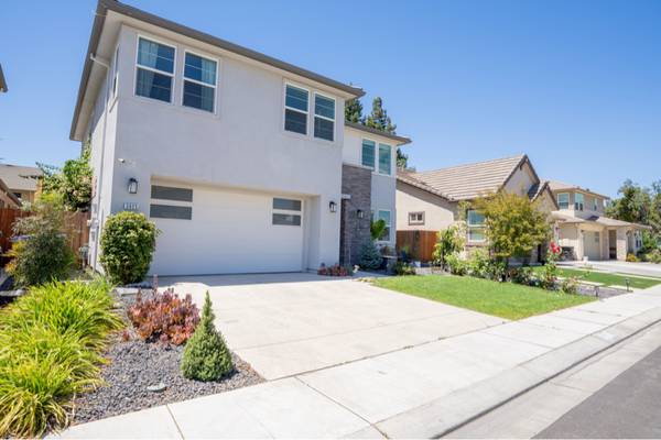 $3200.00 / 3br - Beautiful 3 bed 3.5 bath near 9963763026117121122