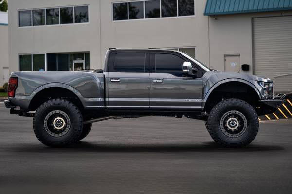 2022 Ford F250 MEGARAPTOR 4X4 - Photo 3