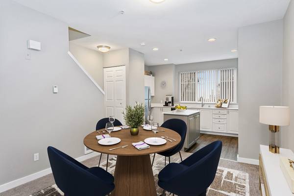 $3,234 / 2br - 1432ft2 - 🖥️Cozy Den/Office/Bonus Room!🖥️Beautifully Renovated! Att. Garage! (1525 Rock Creek Ridge, North Bend, WA)63688549444739121