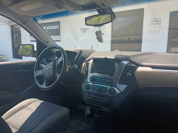 2017 CHEVY TAHOE - $12,000 (Miami Gardens)63479388775683122