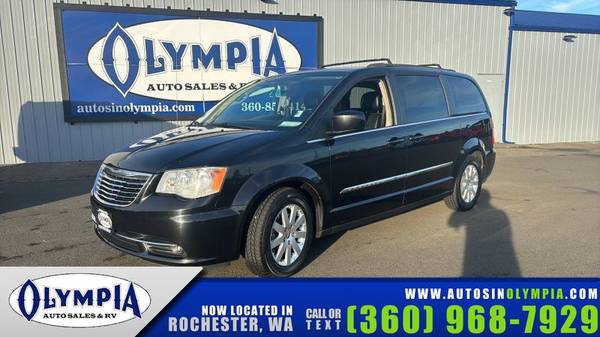 2016 Chrysler Town and Country Touring Passenger 1