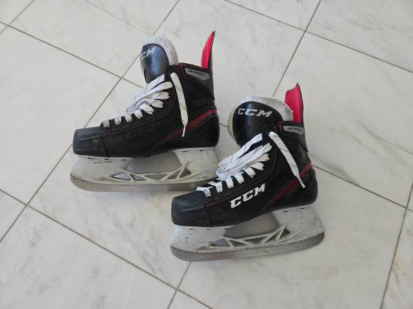 Ice Hockey Skate 1