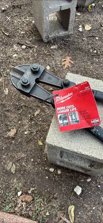 Milwaukee 24” 1