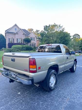 2001 Gmc Sierra 86K Miles 4X4 - $18,500 (Atlanta)63621237470723122