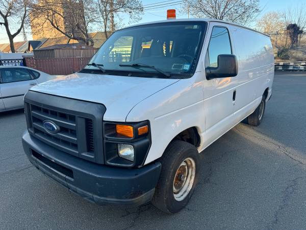 2012 Ford E-250 Econoline Cargo Van - $5,600 (Queens)63654710900227121