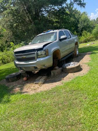 2007 Chevy Avalanche - $1,000 (Mooresboro)63617453614595121