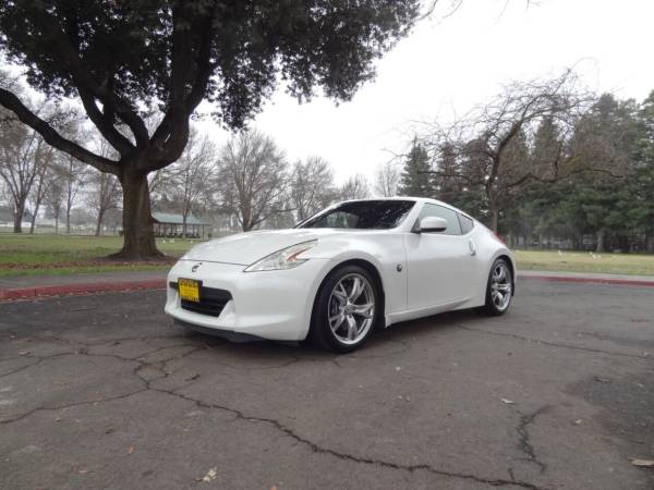 2011 Nissan 370Z  Base 2dr Coupe 7A Coupe 1