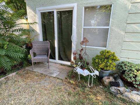 $3.100 / 1 dormitorio - Subarriendo del 2/9/25 al 9/10/25, encantadora cabaña de artista en Burbank con jardín (burabnk)63509679367169123