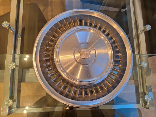 Cadillac Hub cap for sale 1