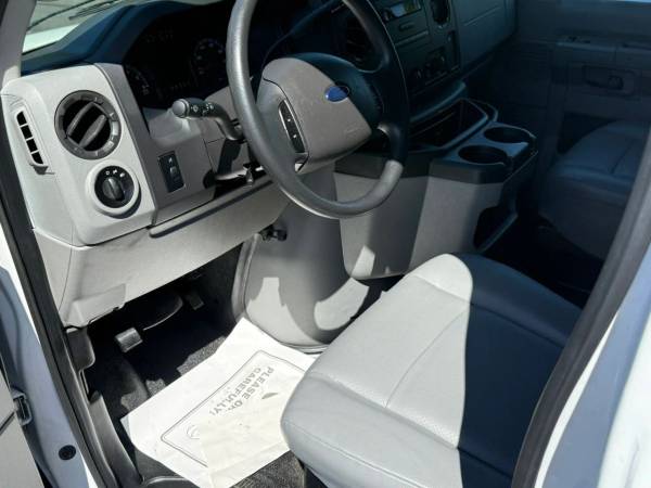 2014 Ford E250 - Photo 12