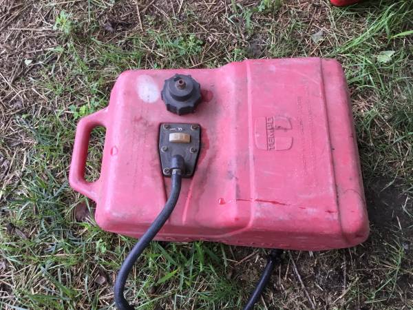 6 Gallon Red Plastic Marine Gas Tank Carry 1