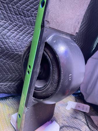 One wheel people  , Lets ride ! 1