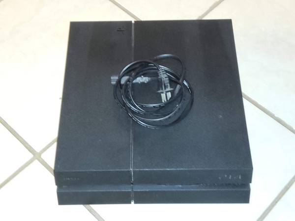 Playstation 4 console + controllers + games 1