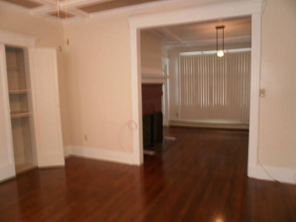 $1,375 / 3br - AVAILABLE NOW! NICE 3 BEDROOM 2ND FL APARTMENT ON ELLSWORTH AVENUE! (NEW HAVEN CT)64010331772419121