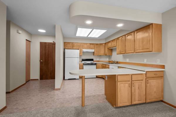 $1,350 / 1br - 764ft2 - Indoor Community Room and Activity Rooms, Indoor Pool & Spa (Near Whitman College)63686597075457120