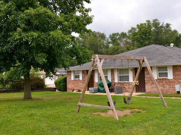 $725 / 1hab - 532ft2 - Unidades de almacenamiento, área de juegos, almacenamiento adicional (3225 E Goldenrod Ave, Terre Haute, IN)63675863371267120