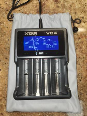 Battery Charger for Lithium-ion and Ni-MH (XTAR VC4) 1