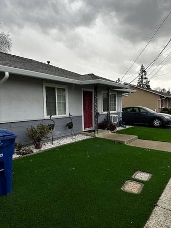 $2,400 / 2br - 950ft2 - 2 bedroom and 1 bath cottage style apartment close to downtown Concord (concord / pleasant hill / martinez)63852072847491121