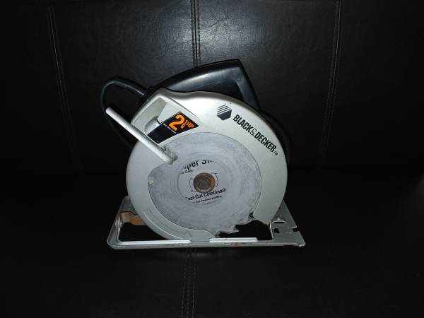Black and decker circular saw 1
