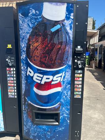 8 selection cold drink vending machine for cans and bottles 1