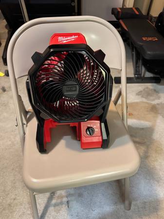 Milwaukee fan 1