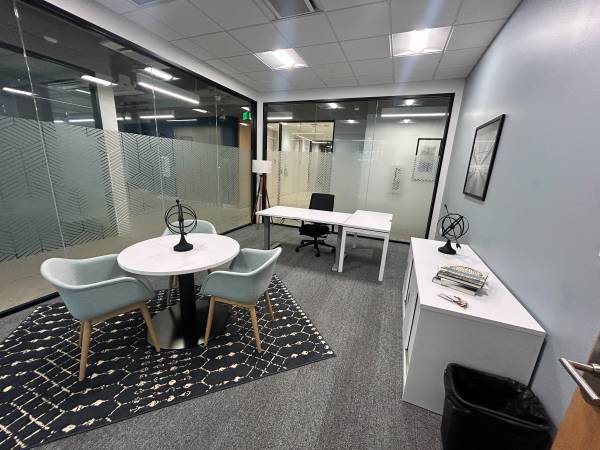 Winter Special: Up to 25% Off Your New Workspace! 1