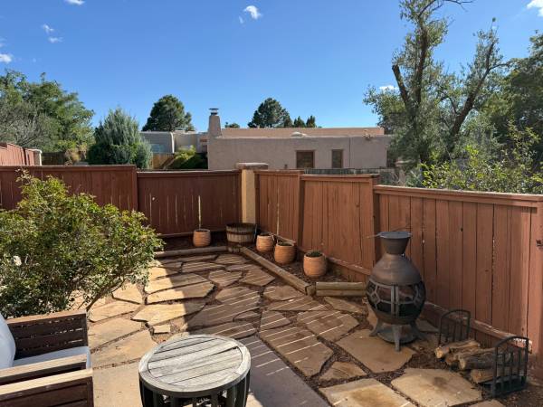 $2,250 / 2br - 1405ft2 - Spacious, Charming townhouse in Park Plazas for rent (Santa Fe)63806044847235120