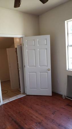 $550 / 1br - Seeking housemate for shared shotgun (Leonidas)63792269017475121